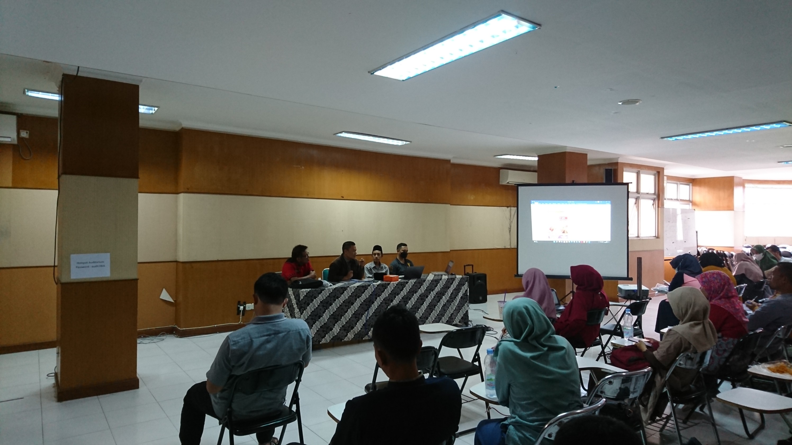 Pengarahan Akademik dari Ketua Prodi S2 Pendidikan Guru Sekolah Dasar