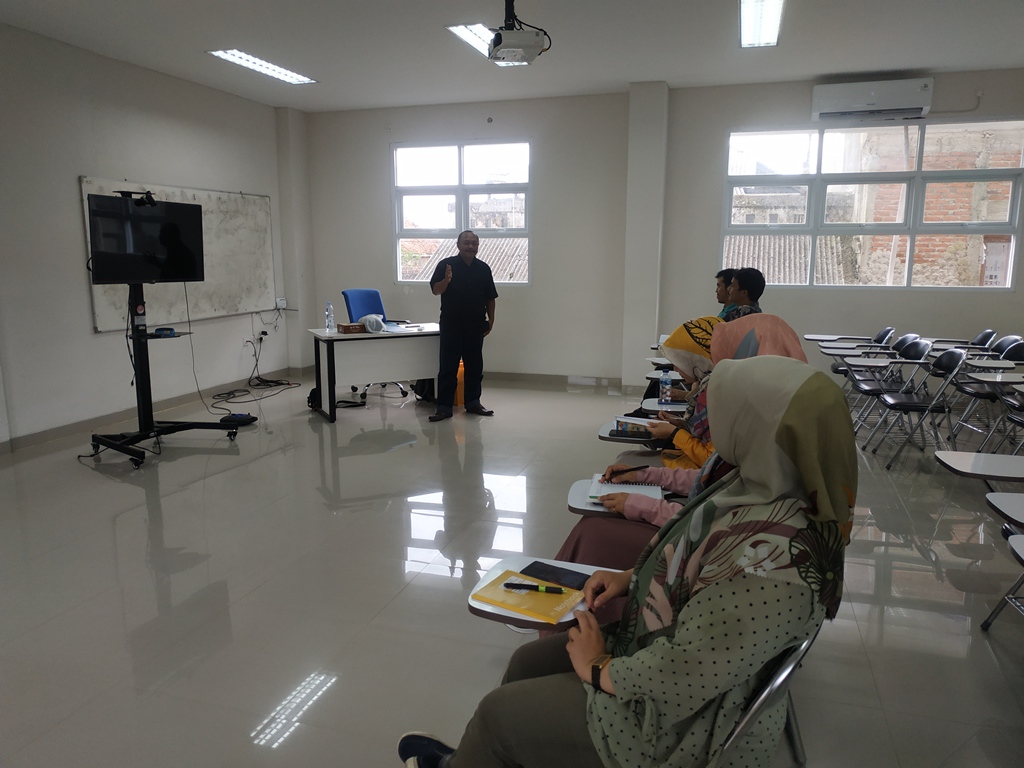 Kuliah dari Dr. H. Yunus Abidin, M.Pd Mata Kuliah Kajian dan Implementasi Penelitian Pengembangan di SD