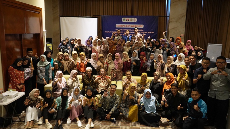 Seminar dan Workshop Penguatan Profil Pancasila melalui Pengembangan Instrumen Tentatif Interaktif Kesiapan Belajar kepada Guru Sekolah Dasar di Tasikmalaya